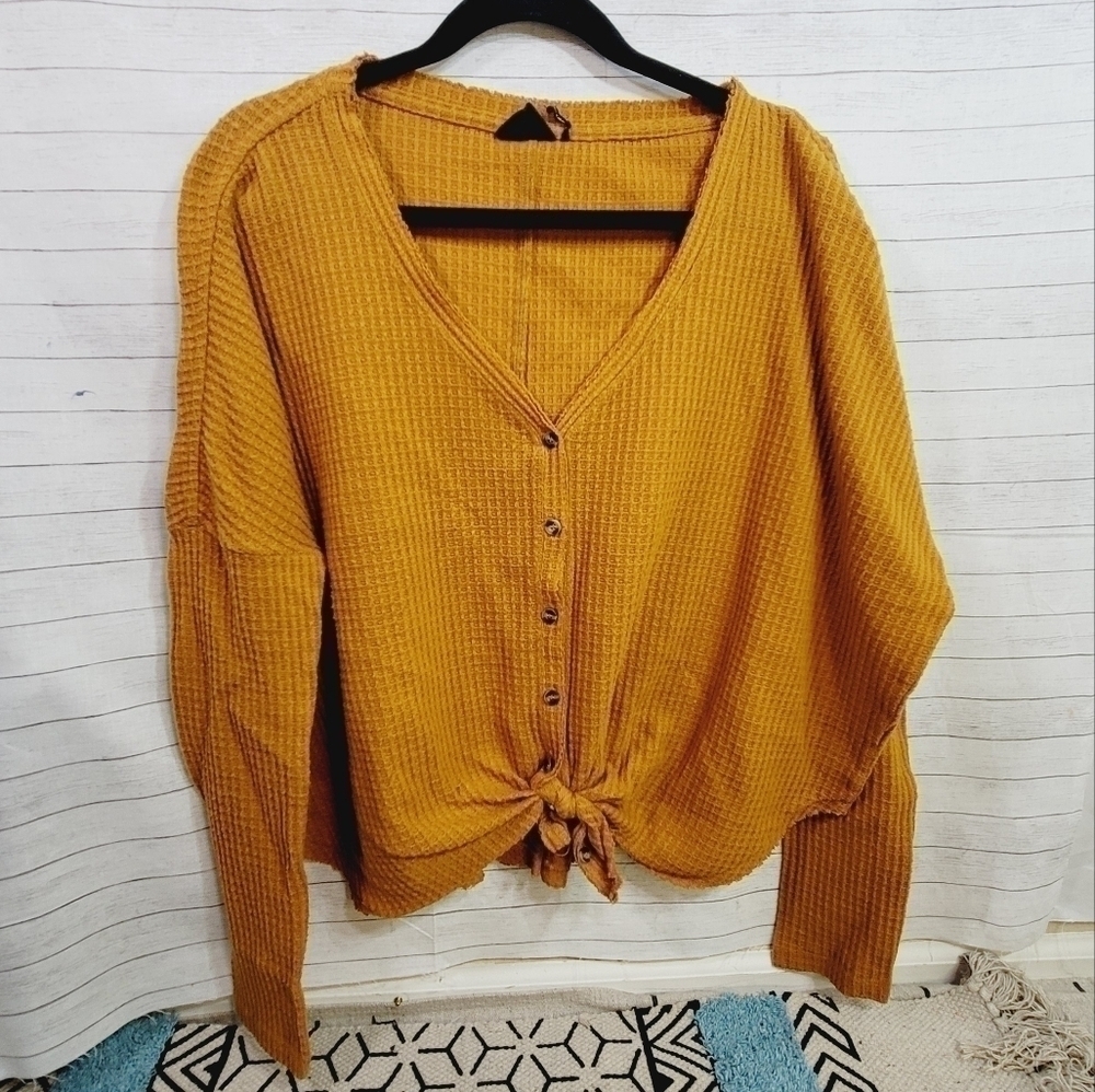 OUT FROM UNDER LONG SLEEVE WAFFLE KNIT LONG SLEEVE TOP, SZ MEDIUM